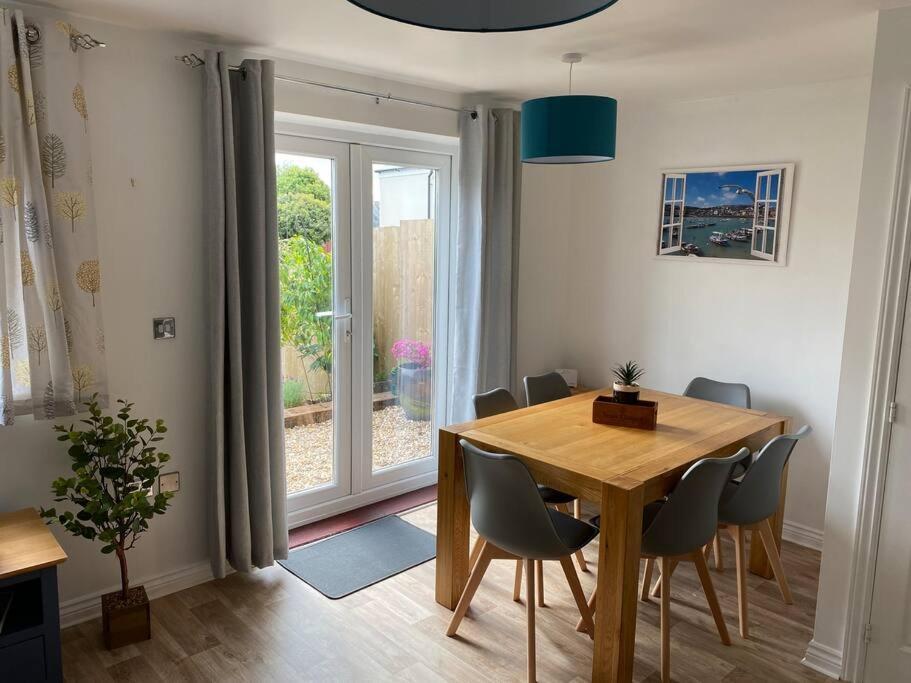 Stylish 3 Bed Home With Allocated Parking For 2 Liskeard Luaran gambar